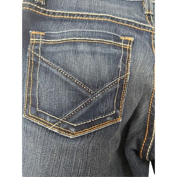 n  - Picture 5 of 11